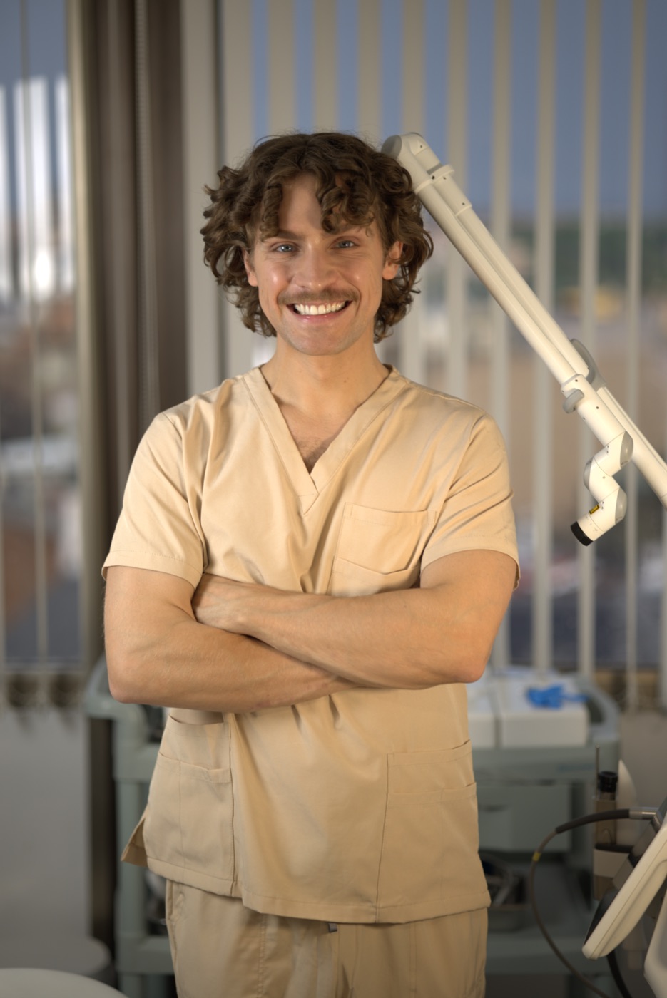 Dr. Miron Borisov — médico colegiado